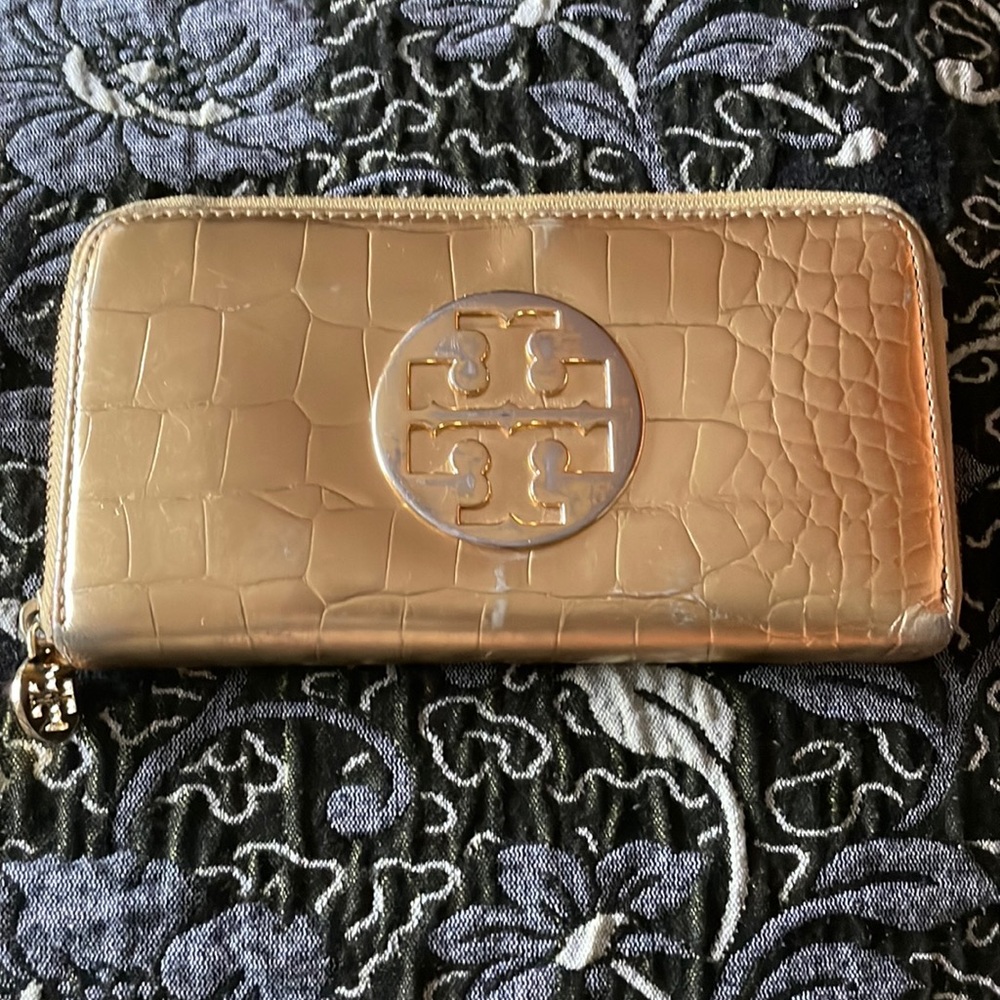 Tory Burch leather wallet